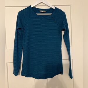 North Face long sleeve woman’s shirt - excellent condition XS